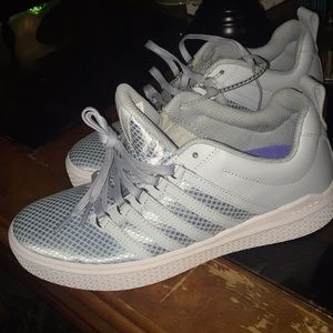 K Swiss tennis shoes